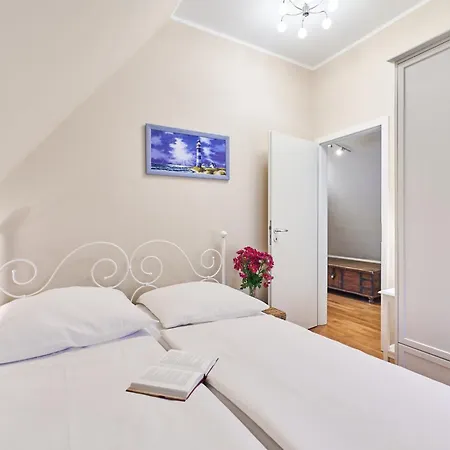 Haus 90, Ginsterweg 13